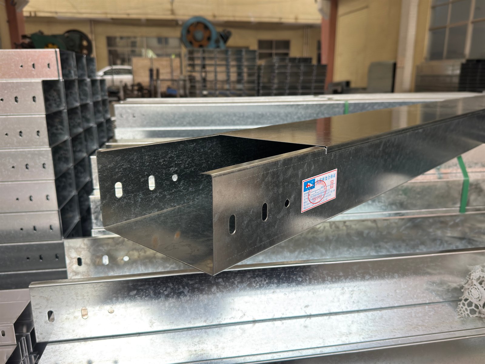 Galvanized cable tray supplier in China
